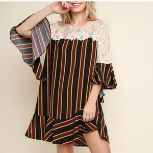 Bluheaven Black Red Striped Bell Sleeve Ruffle Hem Lace Shift Dress Size Medium